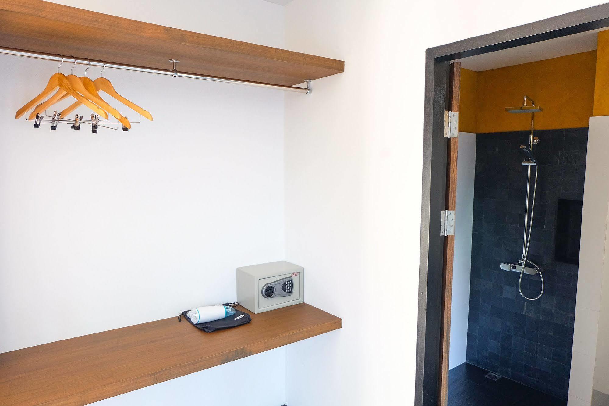 The Umbrella House - Sha Extra Plus Pantai Kamala Luaran gambar